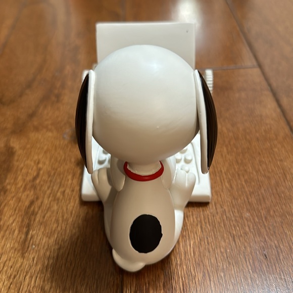 2022 Hallmark Peanuts Snoopy Cell Phone Holder - Picture 4 of 5